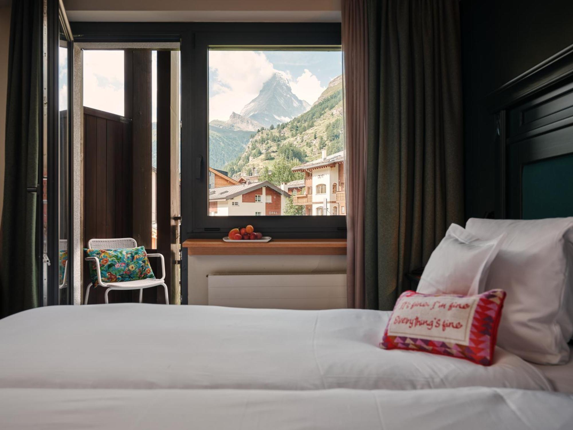 National Zermatt - Matterhorn Views, Sunnegga Gateway & Spa Ξενοδοχείο Δωμάτιο φωτογραφία